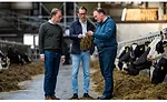FE_MfgNews-05-22-Campina-DSM_CEOs.jpg